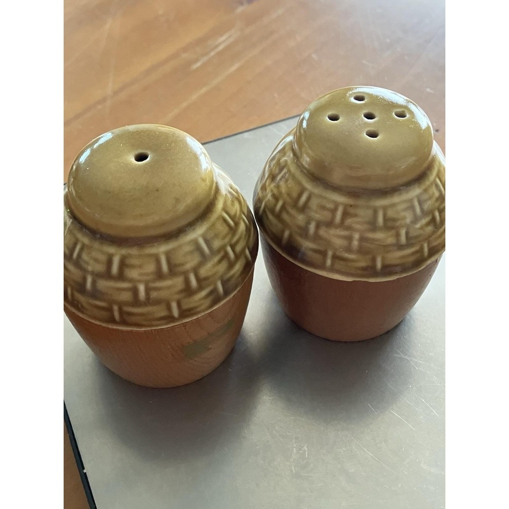 Vintage MCM Tiki Rattan Style Set Ceramic Salt Pepper Shaker.   1326